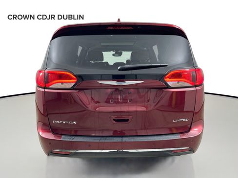 Used 2017 Chrysler Pacifica Limited FWD image 6