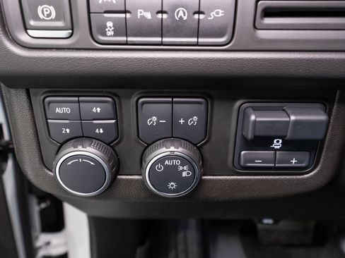 Used 2021 Chevrolet Tahoe RST w/ Luxury Package AWD/4WD image 30
