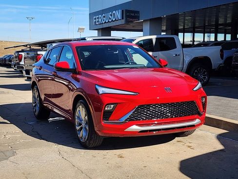 New 2026 Buick Envista Avenir image 2