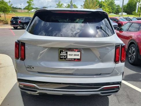 Certified 2022 Kia Sorento EX w/ Panoramic Sunroof Package FWD image 5