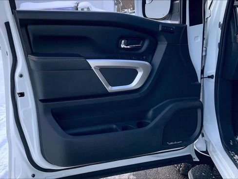 Used 2017 Nissan Titan SL image 22