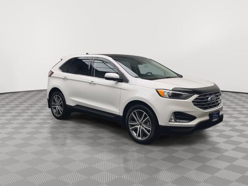 Certified 2023 Ford Edge Titanium w/ Class II Trailer Tow Package image 35