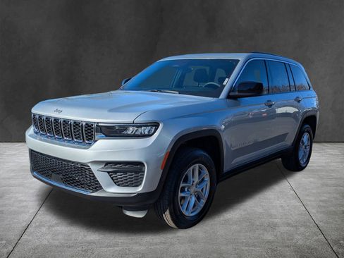New 2025 Jeep Grand Cherokee Laredo X w/ Luxury Tech Group I image 8