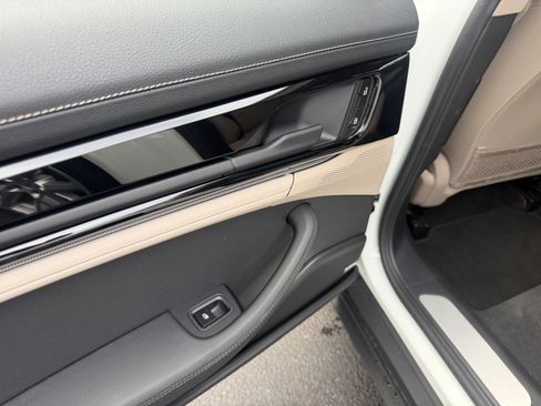 Certified 2025 Porsche Panamera 4 E-Hybrid AWD/4WD image 21