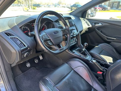 Used 2018 Ford Focus ST w/ Equipment Group 402A image 23