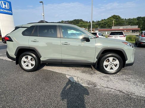 Used 2020 Toyota RAV4 XLE w/ Convenience Package AWD/4WD image 3