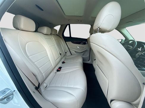 Used 2018 Mercedes-Benz GLC 300 4MATIC w/ Multimedia Package image 30