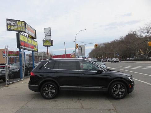 Used 2018 Volkswagen Tiguan SEL AWD/4WD image 9