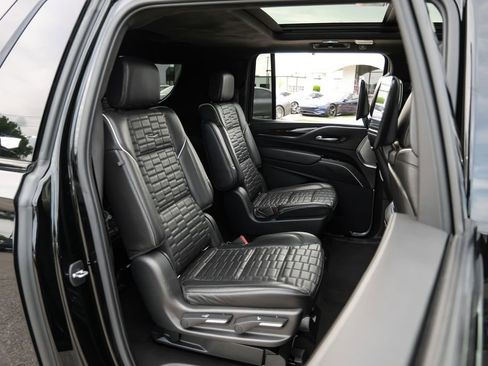 Used 2021 Cadillac Escalade ESV Sport Platinum AWD/4WD image 44