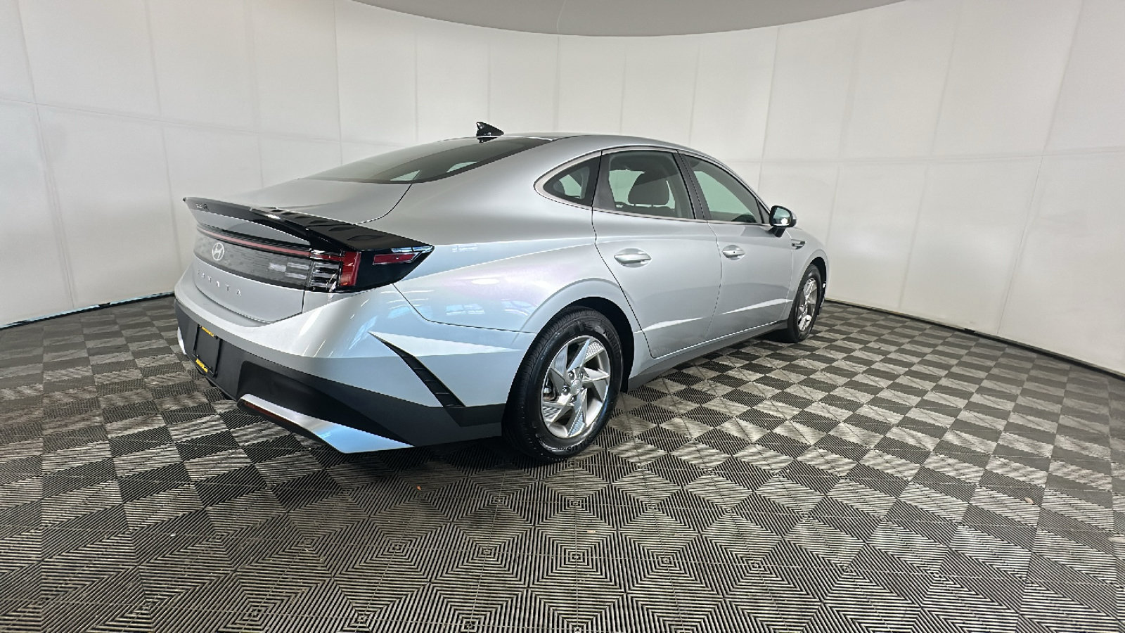 Certified 2026 Hyundai Sonata SE FWD image 3