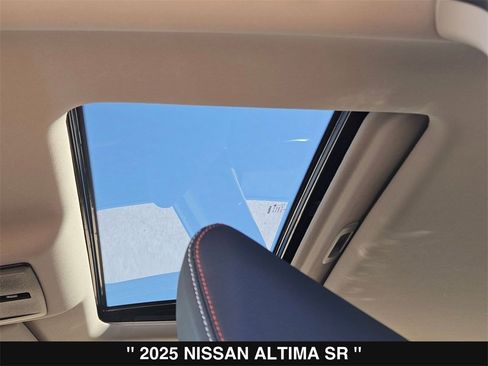 New 2025 Nissan Altima 2.5 SR image 30