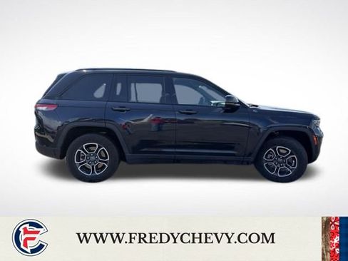 Used 2024 Jeep Grand Cherokee Trailhawk AWD/4WD image 4