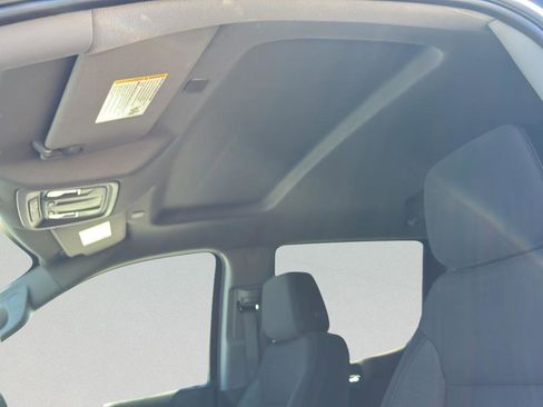 Used 2025 Chevrolet Silverado 1500 Custom image 24