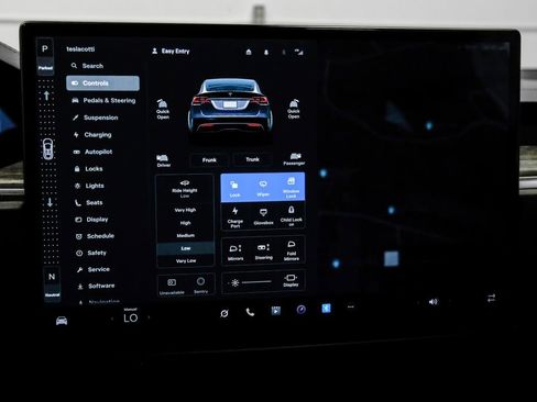 Used 2022 Tesla Model X image 21