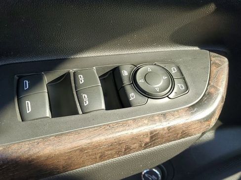 Certified 2023 GMC Acadia Denali image 17