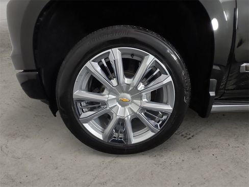 Used 2022 Chevrolet Silverado 1500 High Country w/ High Country Premium Package image 14