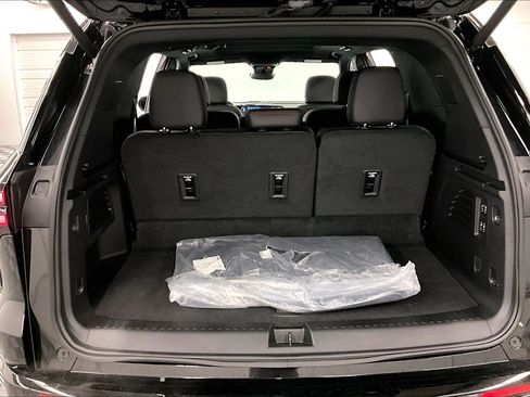 Used 2025 Chevrolet Traverse RS w/ LPO, Floor Liner Package AWD/4WD image 38