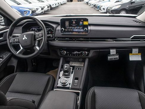 New 2025 Mitsubishi Outlander ES AWD/4WD image 17