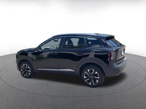 Used 2026 Nissan Kicks SV w/ Cold Weather Package AWD/4WD image 9