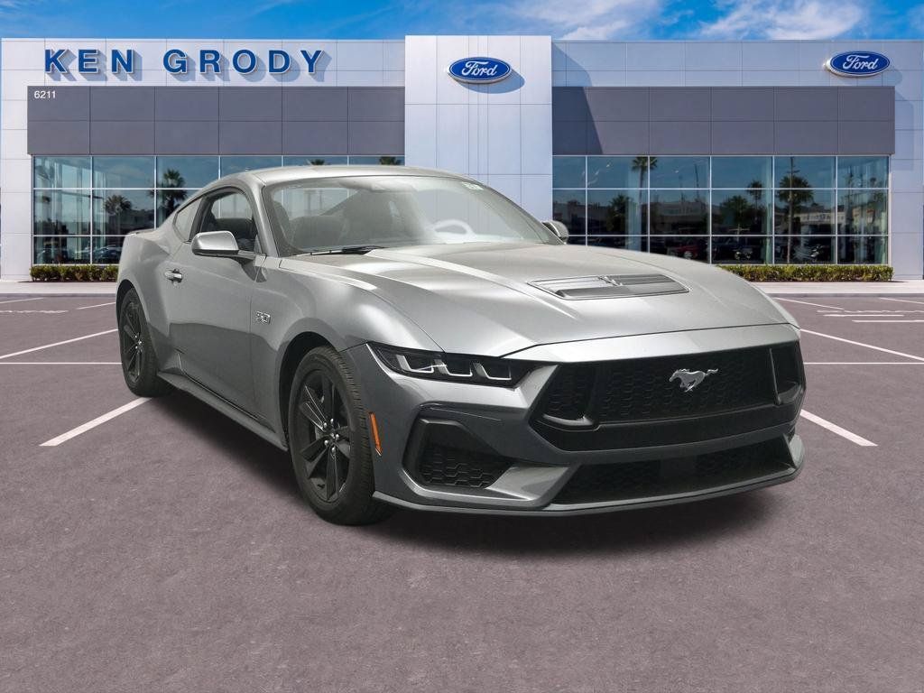 Used 2025 Ford Mustang GT RWD image 4