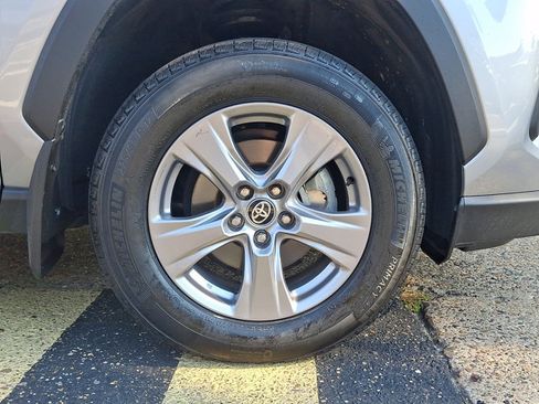 Used 2025 Toyota RAV4 XLE AWD/4WD image 8