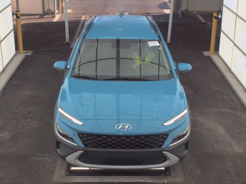Used 2022 Hyundai Kona SEL w/ Cargo Package FWD image 2