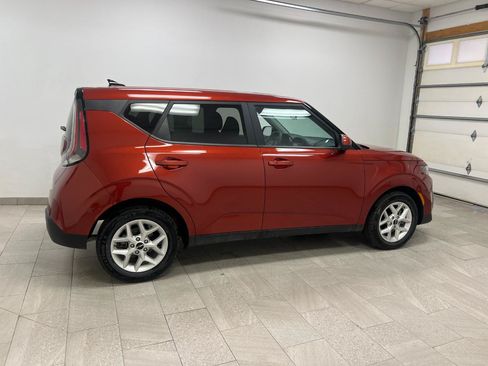 Used 2023 Kia Soul S FWD image 13