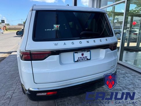 Used 2024 Jeep Wagoneer Series III AWD/4WD image 3