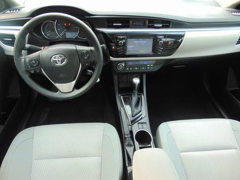 Used 2014 Toyota Corolla LE FWD image 10
