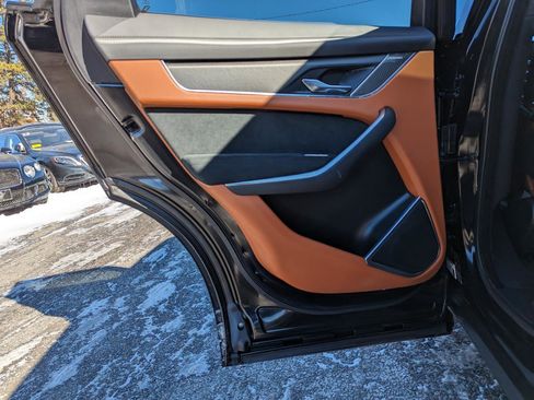 Used 2023 Jaguar F-PACE SVR image 42