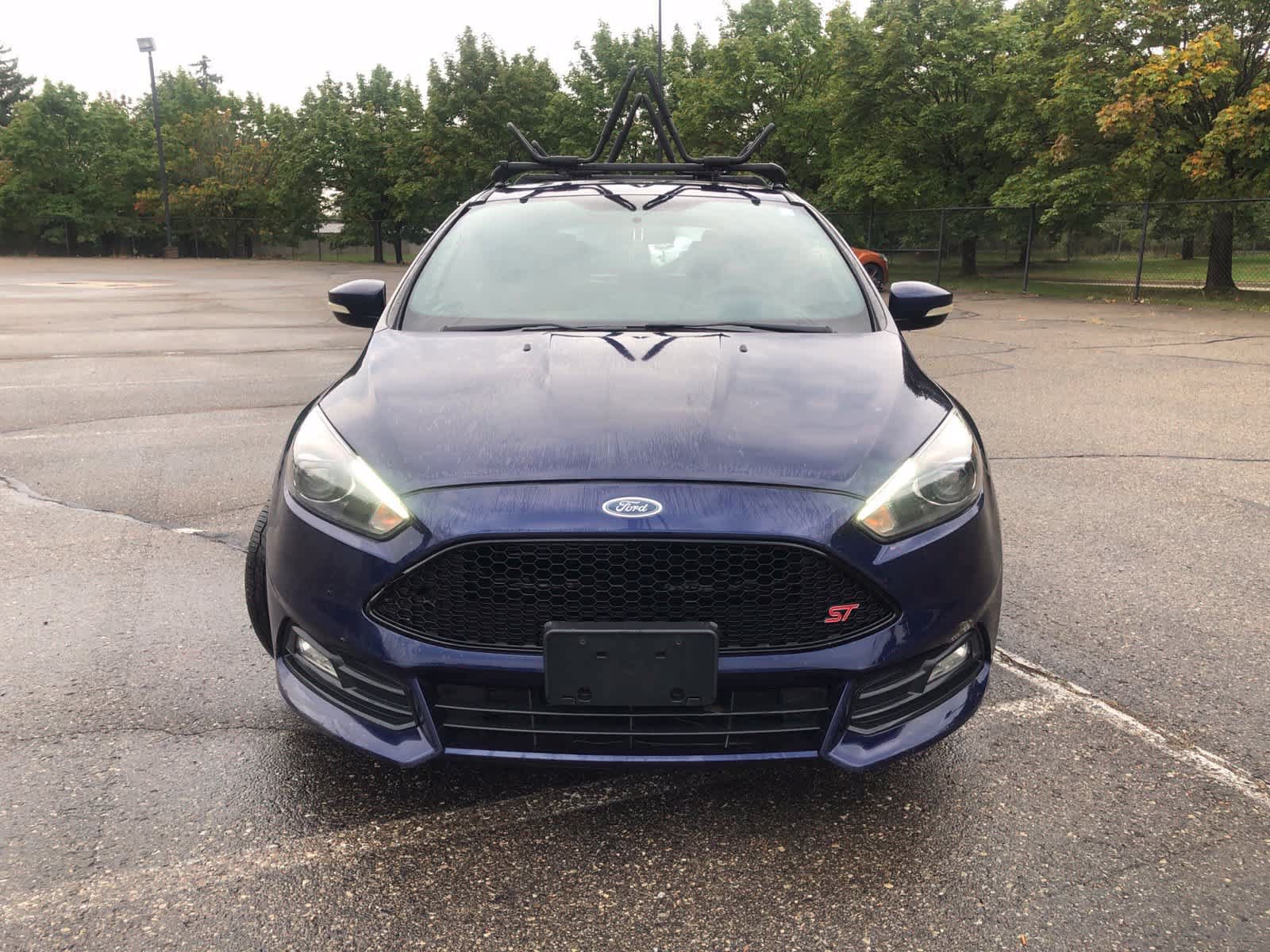 Used 2017 Ford Focus ST w/ Equipment Group 402A FWD image 2