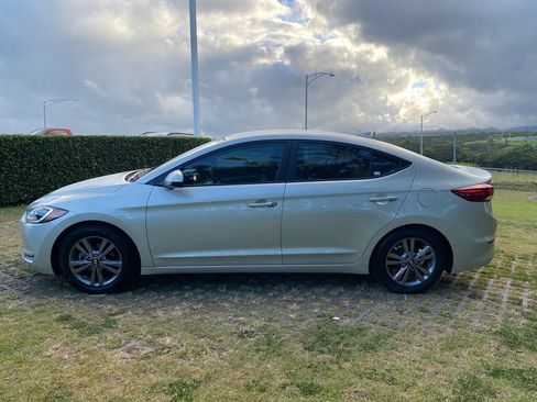 Used 2017 Hyundai Elantra SE FWD image 4