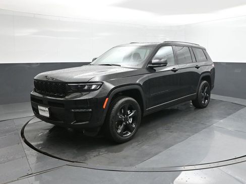 New 2025 Jeep Grand Cherokee L Limited w/ Black Appearance Package image 34