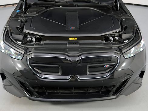 Used 2024 BMW i5 M60 w/ Premium Package image 8