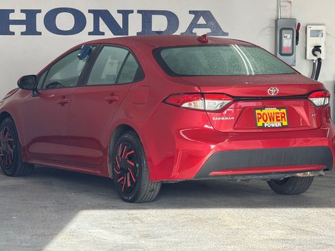 Used 2020 Toyota Corolla LE FWD image 5