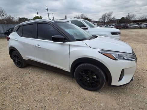 Used 2024 Nissan Kicks SV image 8