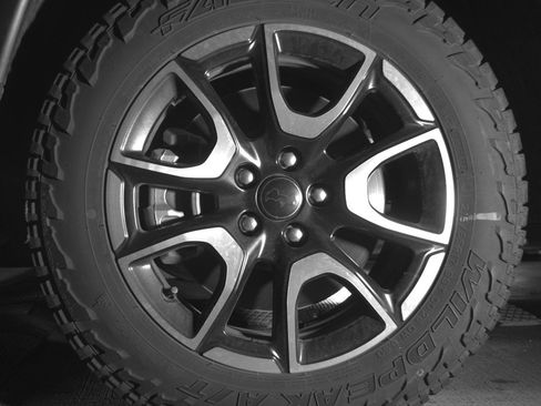 Used 2025 Jeep Compass Trailhawk AWD/4WD image 12