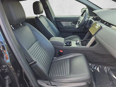 Used 2024 Land Rover Discovery Sport Dynamic SE image 10