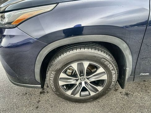 Used 2022 Toyota Highlander XLE image 16