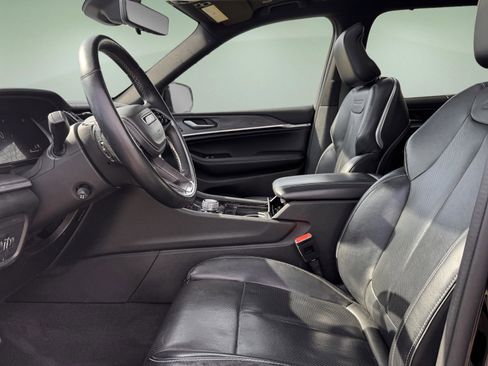 Used 2022 Jeep Grand Cherokee L Overland w/ Luxury Tech Group IV image 8