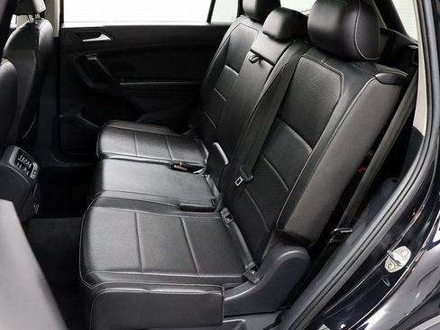 Used 2021 Volkswagen Tiguan SE R-Line image 11
