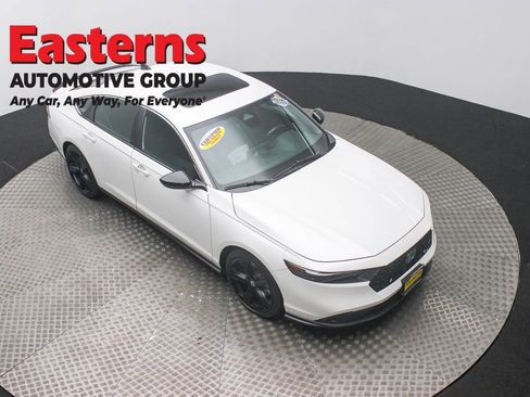 Used 2025 Honda Accord Sport image 3