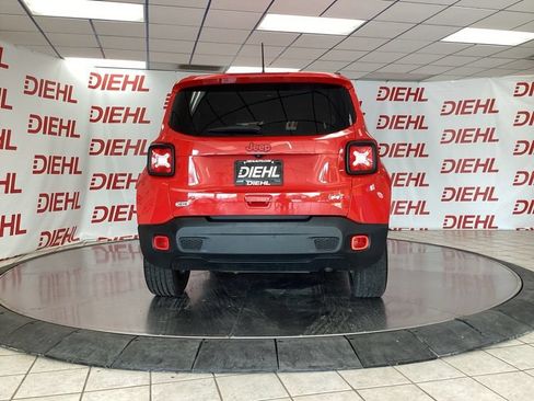 Used 2023 Jeep Renegade Latitude AWD/4WD image 6