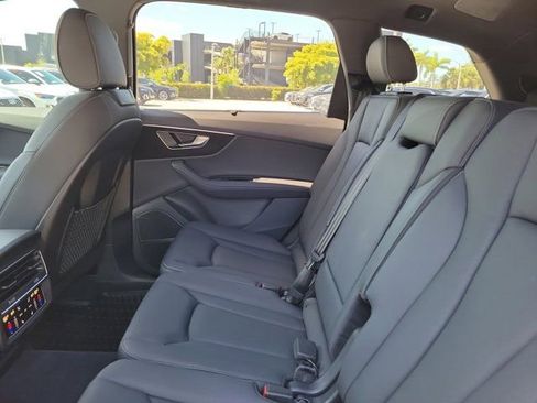 Certified 2025 Audi Q7 2.0T Premium Plus AWD/4WD image 11
