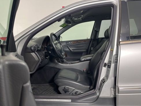 Used 2004 Mercedes-Benz C 240 4MATIC Wagon image 3