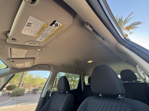 Used 2018 Nissan Rogue SV FWD image 42