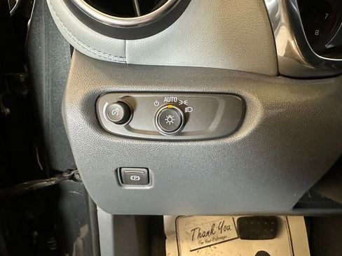 Used 2020 Chevrolet Blazer LT FWD image 18