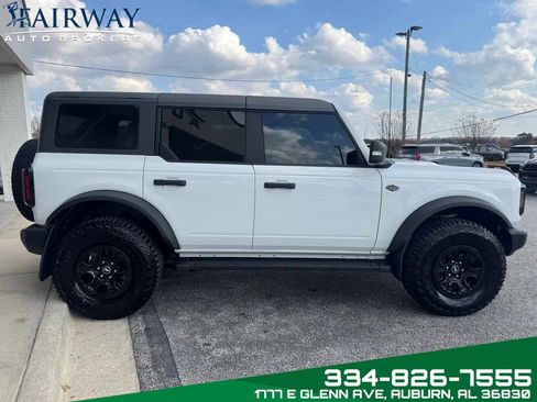 Used 2023 Ford Bronco Wildtrak image 5