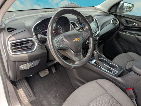 Used 2019 Chevrolet Equinox LT w/ Sun & Navigation Package image 6