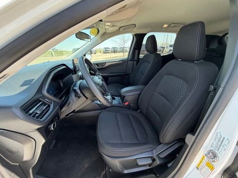 Used 2025 Ford Escape Active AWD/4WD image 17